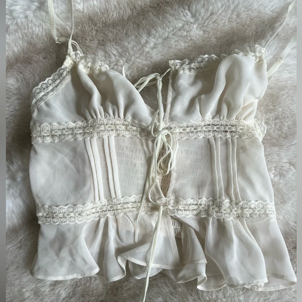 URBAN OUTFITTERS Kimchi Blue Cream Ruffle Vest- SMALL- NWT - Picture 4 of 8